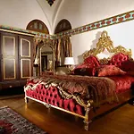 Hotel Kanuni Kervansaray Historical Çeşme
