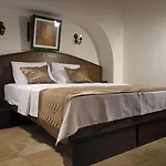Kanuni Kervansaray Historical Cesme