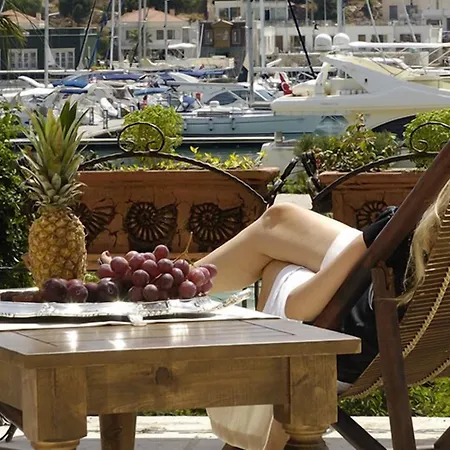 Kanuni Kervansaray Historical Çeşme