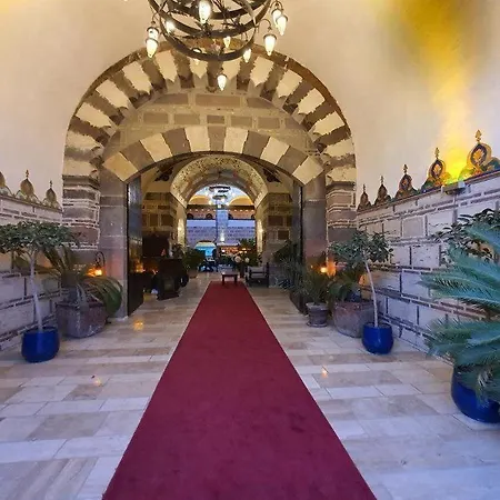 Hotel Kanuni Kervansaray Historical Çeşme