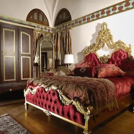 Kanuni Kervansaray Historical Hotel Çeşme